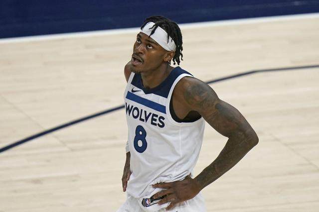 半岛体育官网-【观察】佩林卡打了一场翻身战 时间是湖人最大敌人