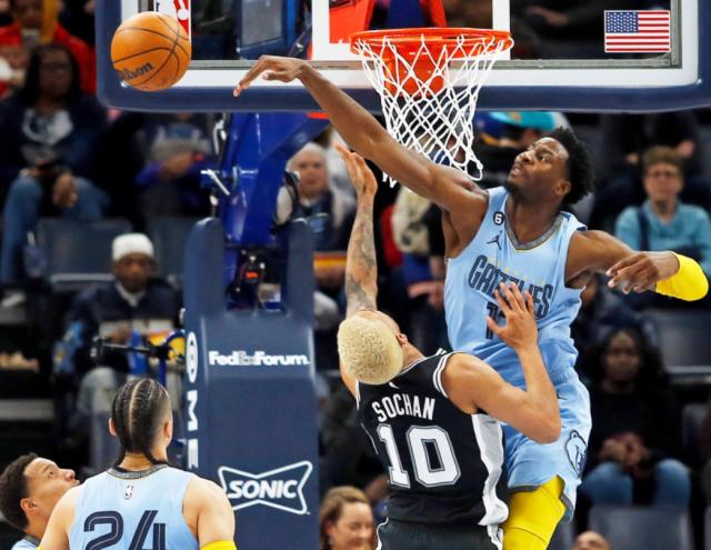 半岛体育官网-DPOY有利争夺者！与前辈相比 杰克逊到底有多特别？