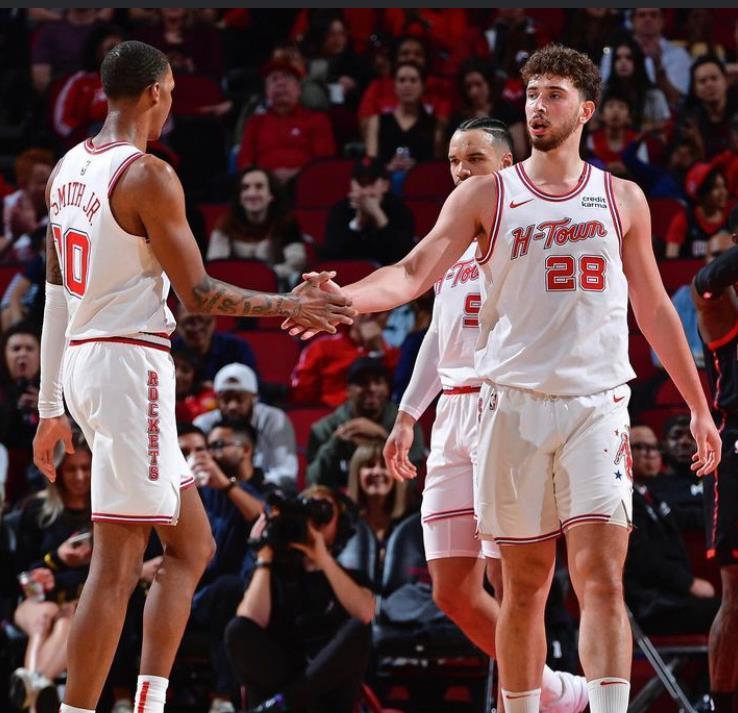 恭喜火箭队!首发5虎4人已定,双前锋争夺1个位置,乌度卡难选择